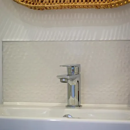 Leandre Entierement Renove Avec Exterieur